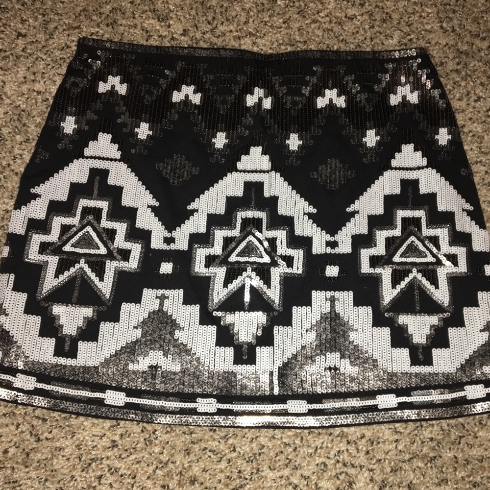 Express Black Aztec Sequin Mini Skirt - Picture 6 of 8